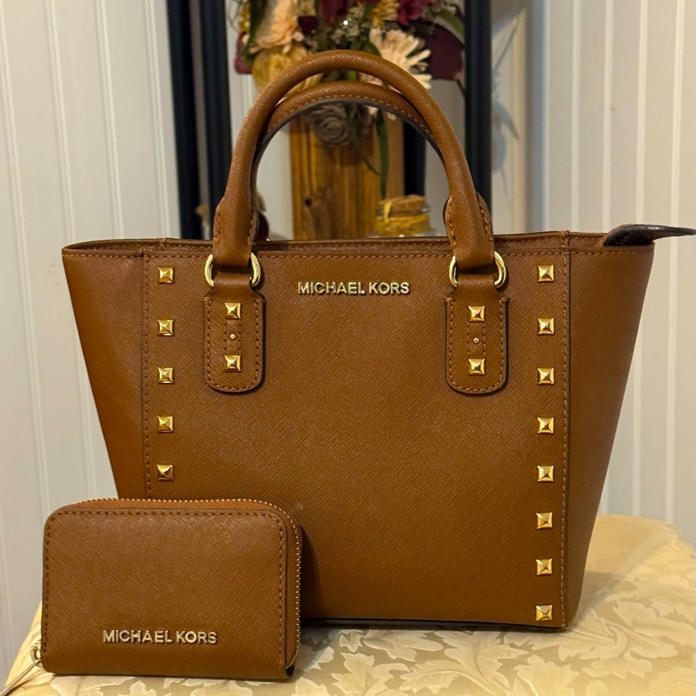 Michael Kors Bag WITH Matching Wallet❤️